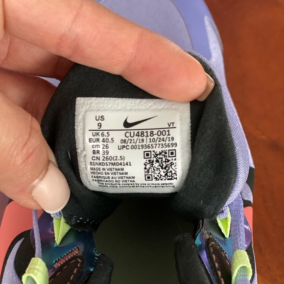 Women’s Nike Air Max 270. Limited Colour. - Picture 2 of 5